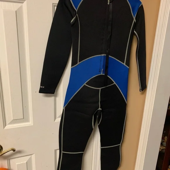 Sea Elite Black and Blue Wetsuit - Picture 2 of 3